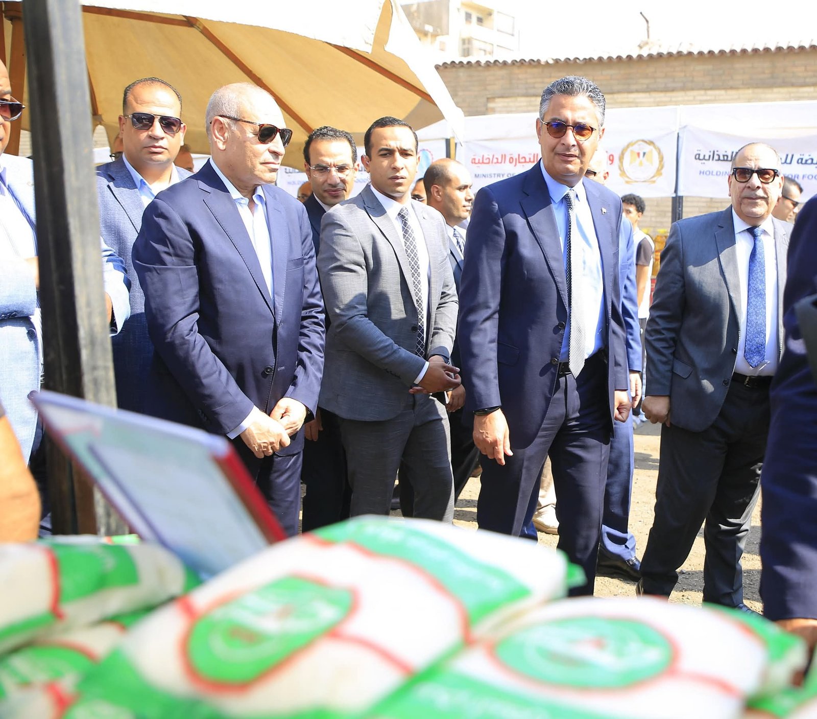 وزير التموين والتجارة الداخلية ومحافظ القاهرة يفتتحان سوق “اليوم الواحد” بمنطقة الجمالية