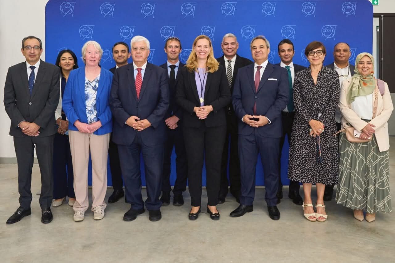 “التعليم العالي”: جامعة الفيوم تتسلم إهداء من «المركز الأوروبي للأبحاث النووية (سيرن)» يعزز بنيتها البحثية وريادتها في الحوسبة العلمية