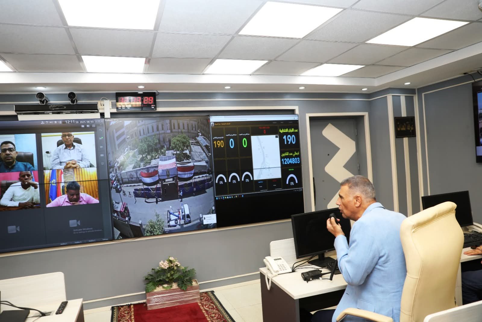 محافظ أسوان يطمئن على رفع درجة الإستعداد بلجان إنتخابات مجلس الشيوخ