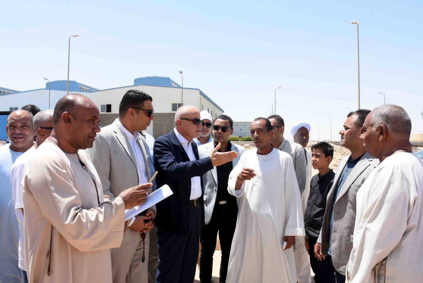 محافظ الأقصر يتفقد أعمال تنفيذ توصيل التغذية الكهربائية للمرحلة الثالثة بالمنطقة الصناعية بالبغدادي