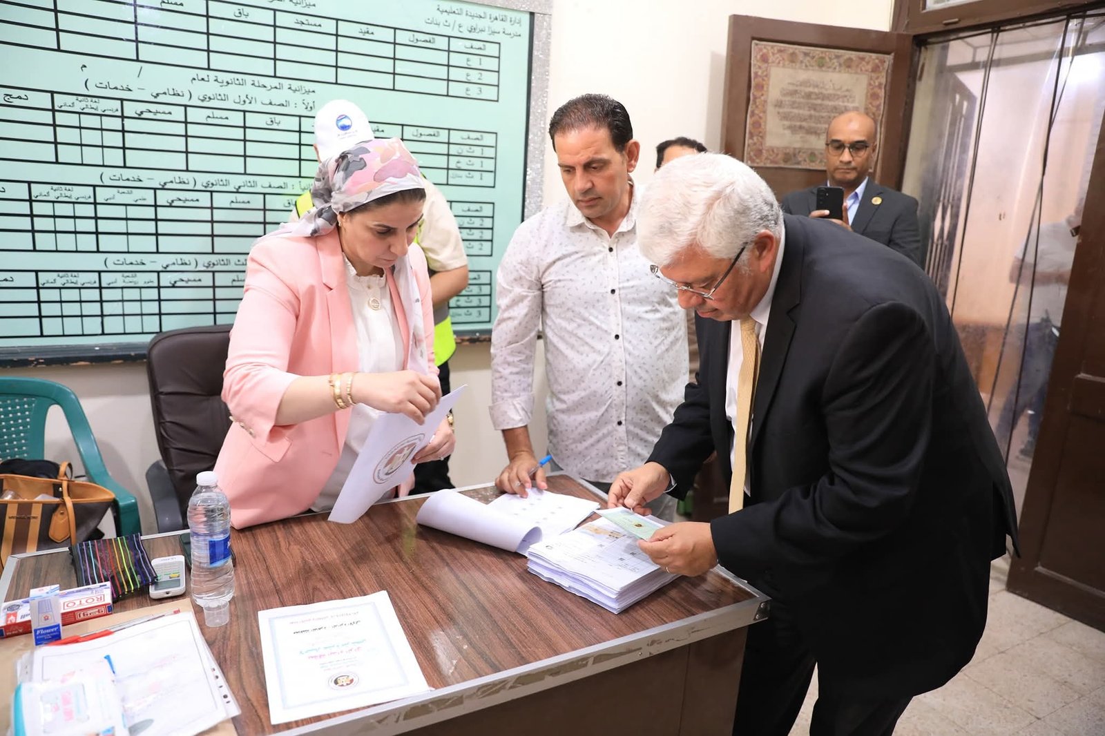 وزير التعليم العالي يُدلي بصوته في انتخابات مجلس الشيوخ ٢٠٢٥ بالتجمع الخامس