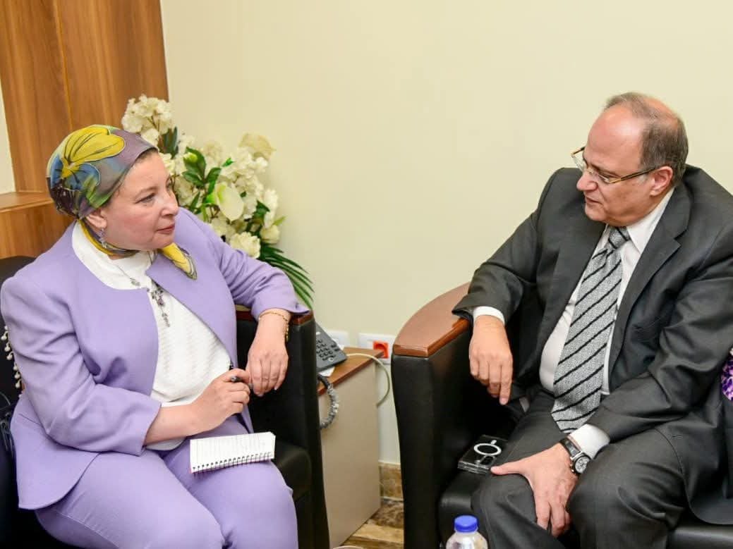 رئيس هيئة الدواء المصرية يستقبل سفيرة مصر لدى مالاوي لمناقشة تنسيق الجهود المبذولة لتعزيز التعاون الدوائي الثنائي