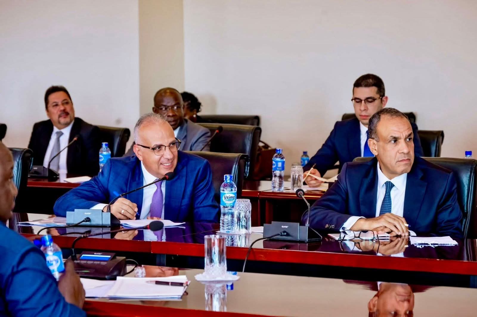 وزيرا الخارجية والري يلتقيان مع رئيس جمهورية أوغندا