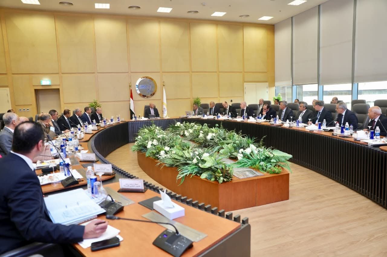 وزير الصناعة والنقل يترأس أعمال الجمعية العمومية العادية لشركة القاهرة للعبّارات