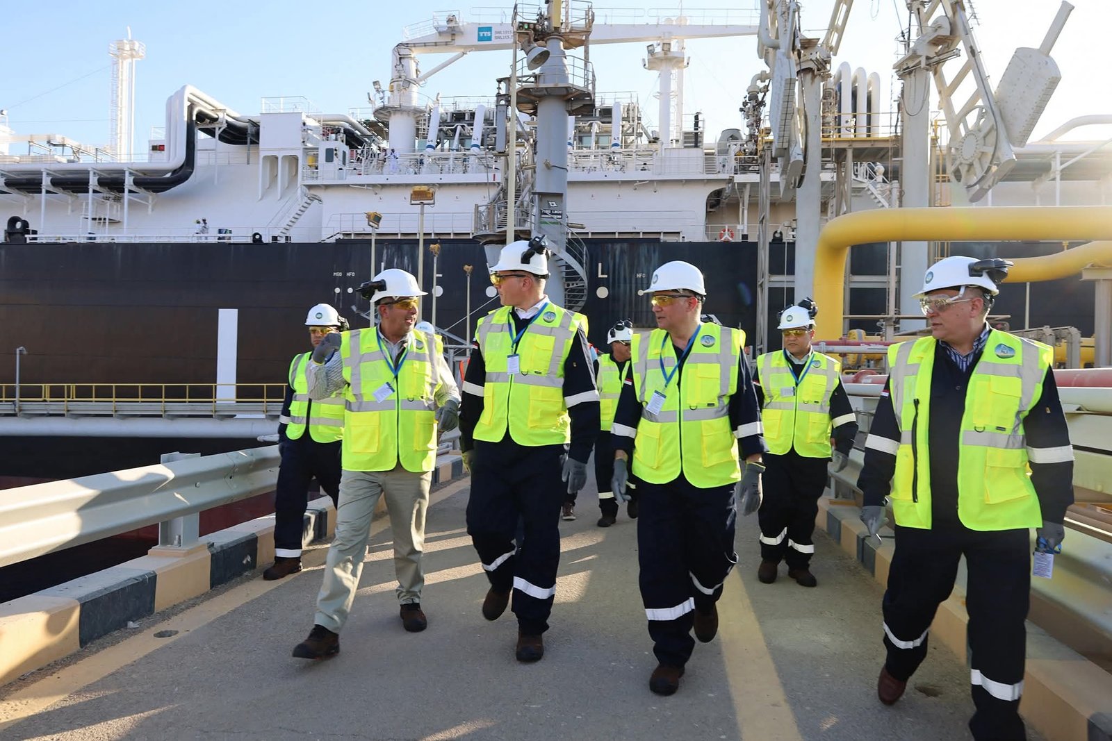 في إطار التعاون الإقليمي بين مصر والأردن…وزير البترول والثروة المعدنية يتفقد بدء تجارب التشغيل لسفينة التغييز “إنرجوس فورس” بميناء العقبة