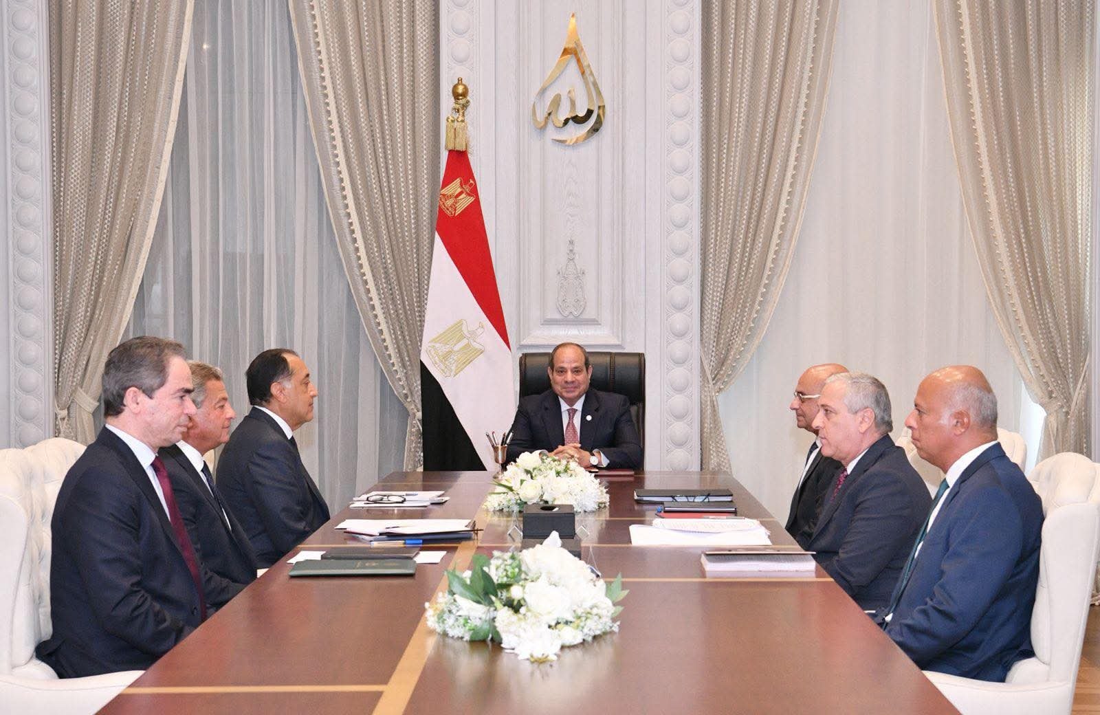 “الرئيس السيسي يوجه بتطوير الإعلام المصري وتعزيز حرية التعبير”