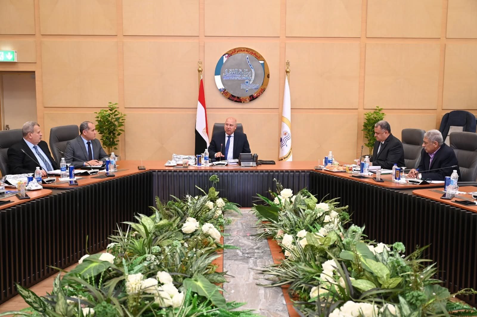 وزير الصناعة والنقل يترأس اجتماع الجمعية العمومية العادية لشركة السكك الحديدية للخدمات المتكاملة وأعمال التأمين والنظافة