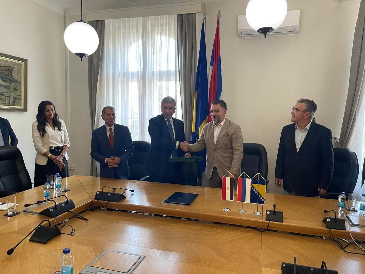 وزير السياحة والآثار يستكمل لقاءاته المهنية خلال زيارته الرسمية للبوسنة والهرسك بعقد اجتماع مع نائب رئيس مجلس الوزراء ووزير التجارة الخارجية والعلاقات الاقتصادية والمسئول عن ملف السياحة