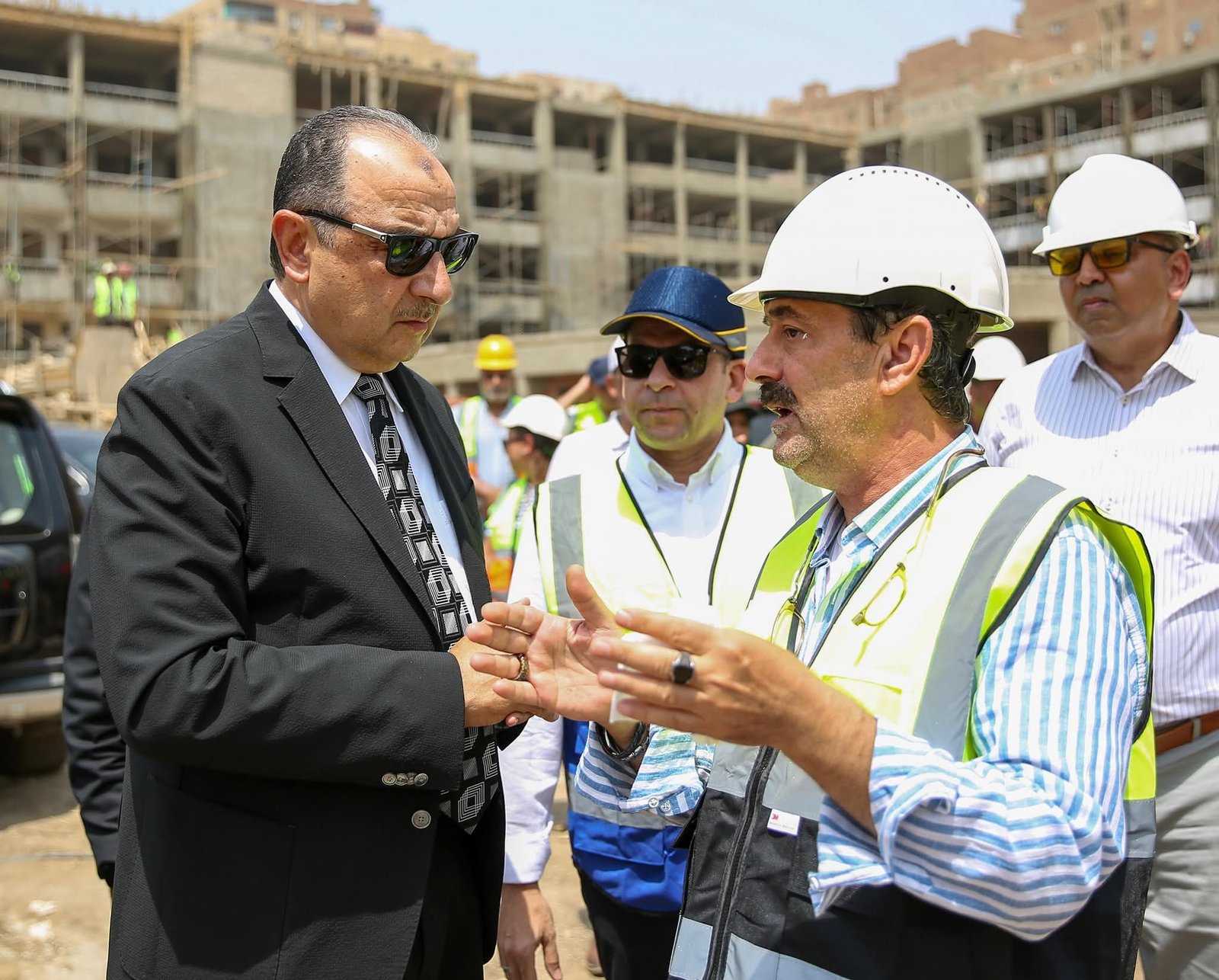 يشمل مدارس يابانية ودولية وثانوية وصناعية..وزير قطاع الأعمال العام يتفقد مشروع إنشاء مجمع مدارس تنفذه شركة النصر للمقاولات بالجيزة.. ويؤكد على تكثيف العمل لضمان جاهزيتها للعام الدراسي الجديد