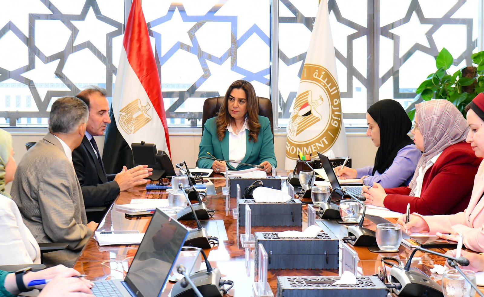 وزيرة التنمية المحلية والقائم بأعمال وزير البيئة تلتقي فريق عمل برنامج الأمم المتحدة الإنمائي لبحث نتائج التعاون في المشروعات المشتركة