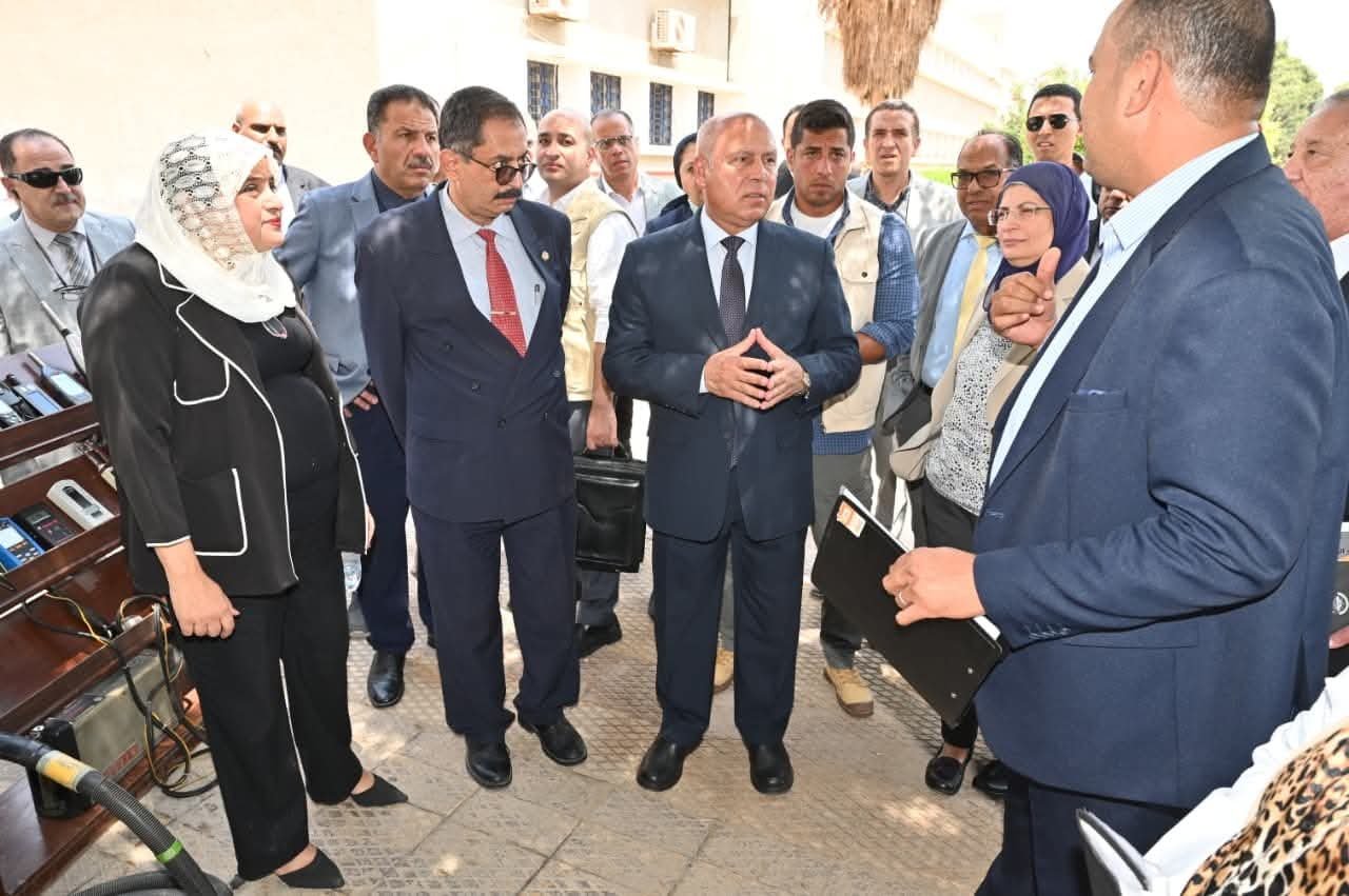 وزير الصناعة والنقل يتفقد معهد التبين للدراسات المعدنية التابع لوزارة الصناعة