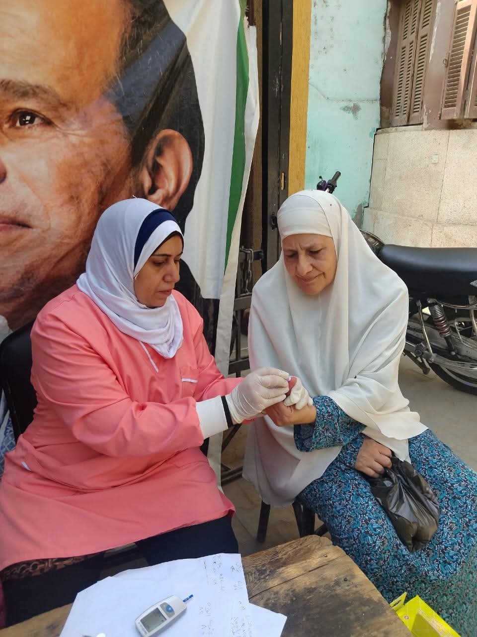 تنفيذًا لتوجيهات وزير الصحةحملة «100 يوم صحة» قدّمت 57 مليونًا و690 ألف خدمة طبية مجانية خلال 37 يومًا