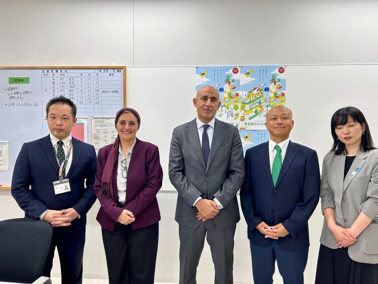 وزير التربية والتعليم يتفقد مدرسة “تاتشيكاوا ميدوري” بطوكيو كنموذج رائد لدعم الطلاب المتسربين من التعليم