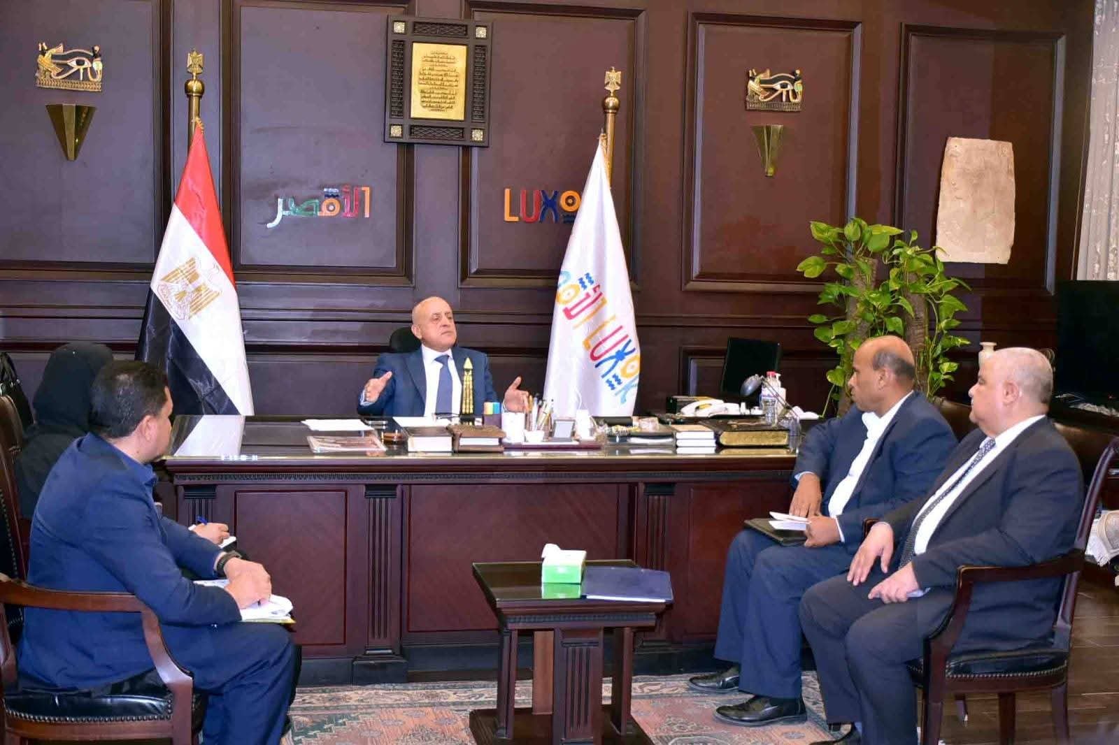 محافظ الأقصر يتابع مطالب أهالي المدامود ويوافق على تحويل مدرسة عبيد علي إلى تعليم أساسي