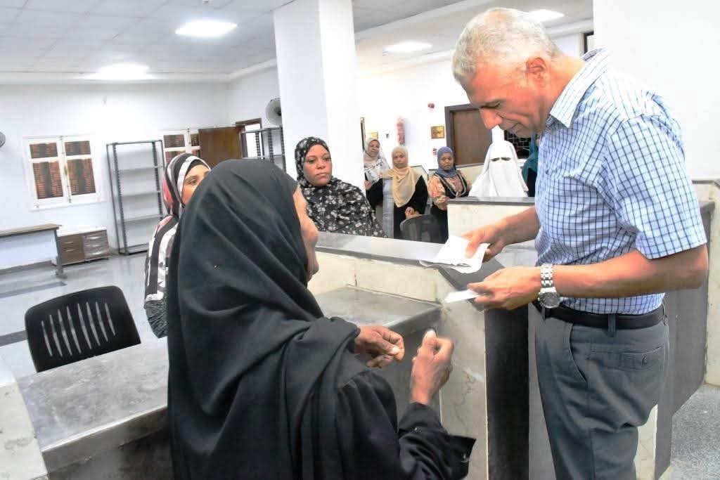 مستشار رئيس الجمهورية يشيد بزيادة نسب الإنجاز بملف التقنين وإسترداد أراضى الدولة بأسوان