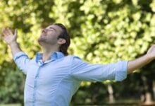 9 عادات صباحية ينصح بها الأطباء لتحسين الصحة