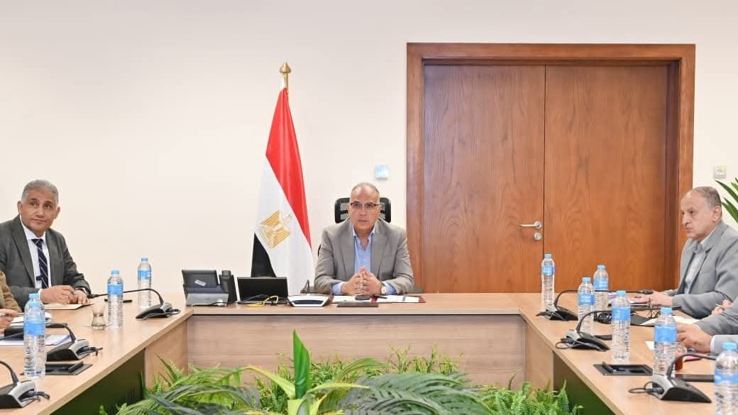 وزير الري يتابع حالة الري بالمحافظات خلال فترة أقصى الاحتياجات المائية وموقف إيراد نهر النيل