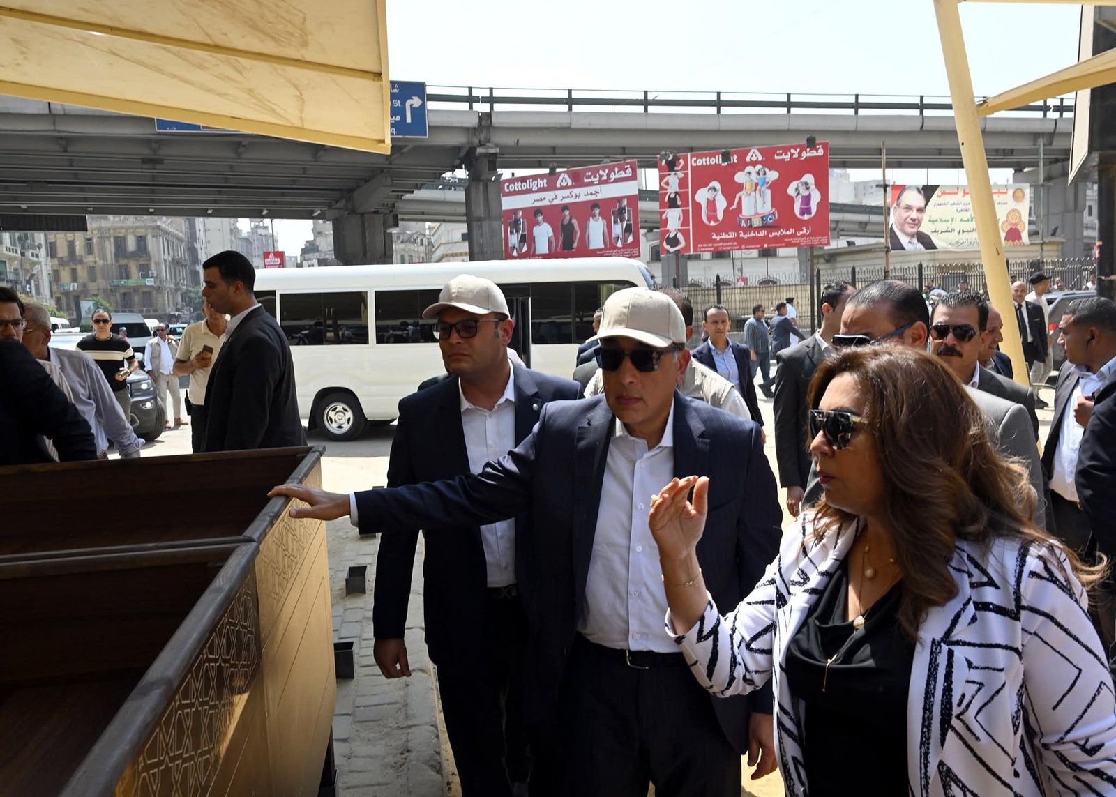 رئيس الوزراء يتابع الموقف التنفيذي لأعمال مشروع تطوير سوق العتبة بوسط القاهرة