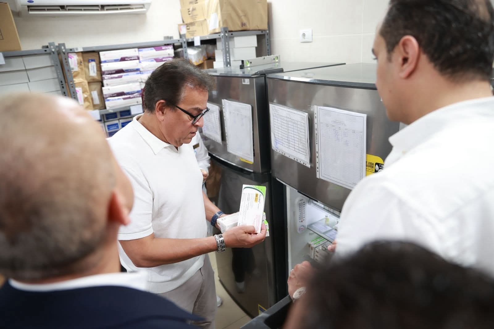 وزير الصحة يرافقه محافظ الأقصر يتفقدان عدد من المنشآت الطبية بالمحافظة