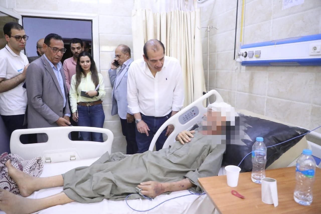 نائب وزير الصحة يتفقد مستشفيي الخارجة التخصصي وصدر الخارجة لتعزيز الخدمات الصحية