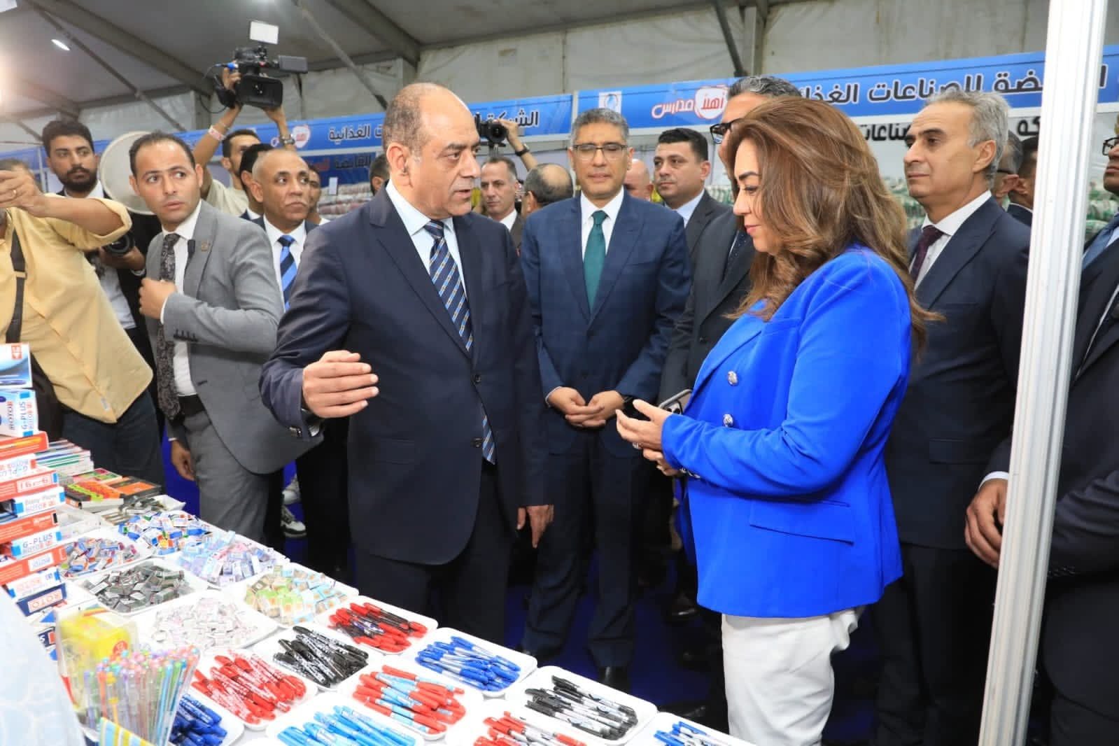 افتتاح المعرض الرئيسي «أهلاً مدارس» بالعمرانية بحضور وزيري التموين والتنمية المحلية”