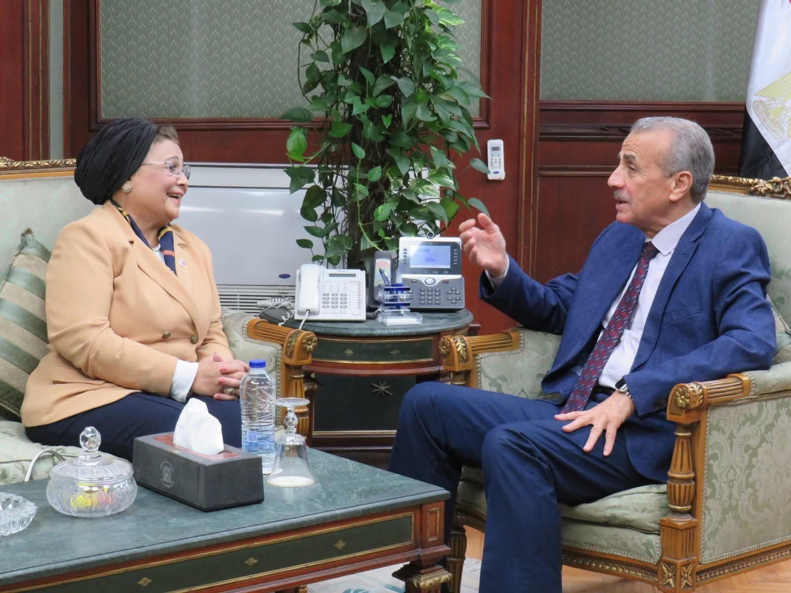 نائب وزير الصحة تبحث مع رئيس الجهاز المركزي للتعبئة والإحصاء مجالات التعاون في إعداد مسح الأسرة المصرية