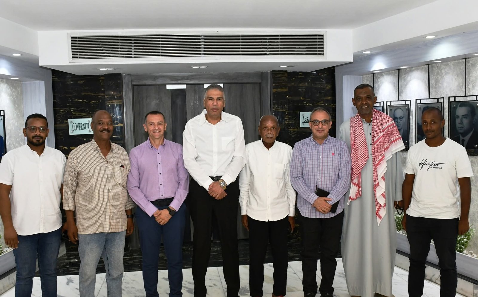 أهالى غرب سهيل يشكرون محافظ أسوان لحرصه على زيارتهم وتطوير منطقتهم