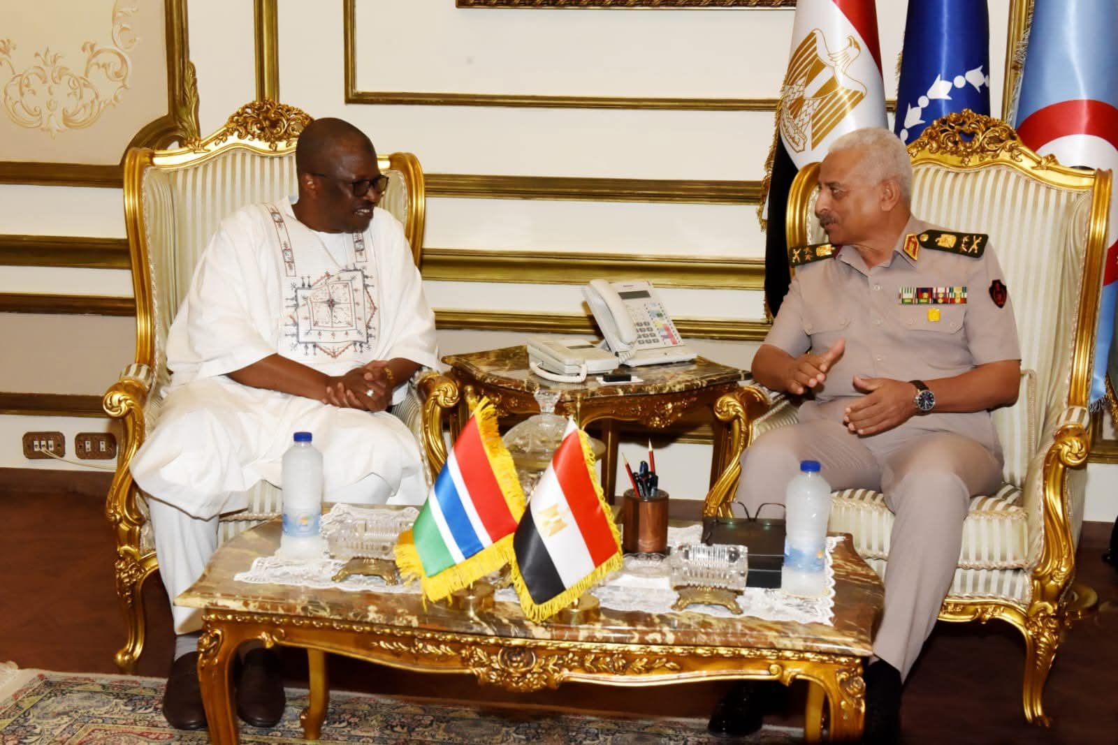 وزير الدفاع والإنتاج الحربى يلتقى وزير الدفاع لجمهورية جامبيا