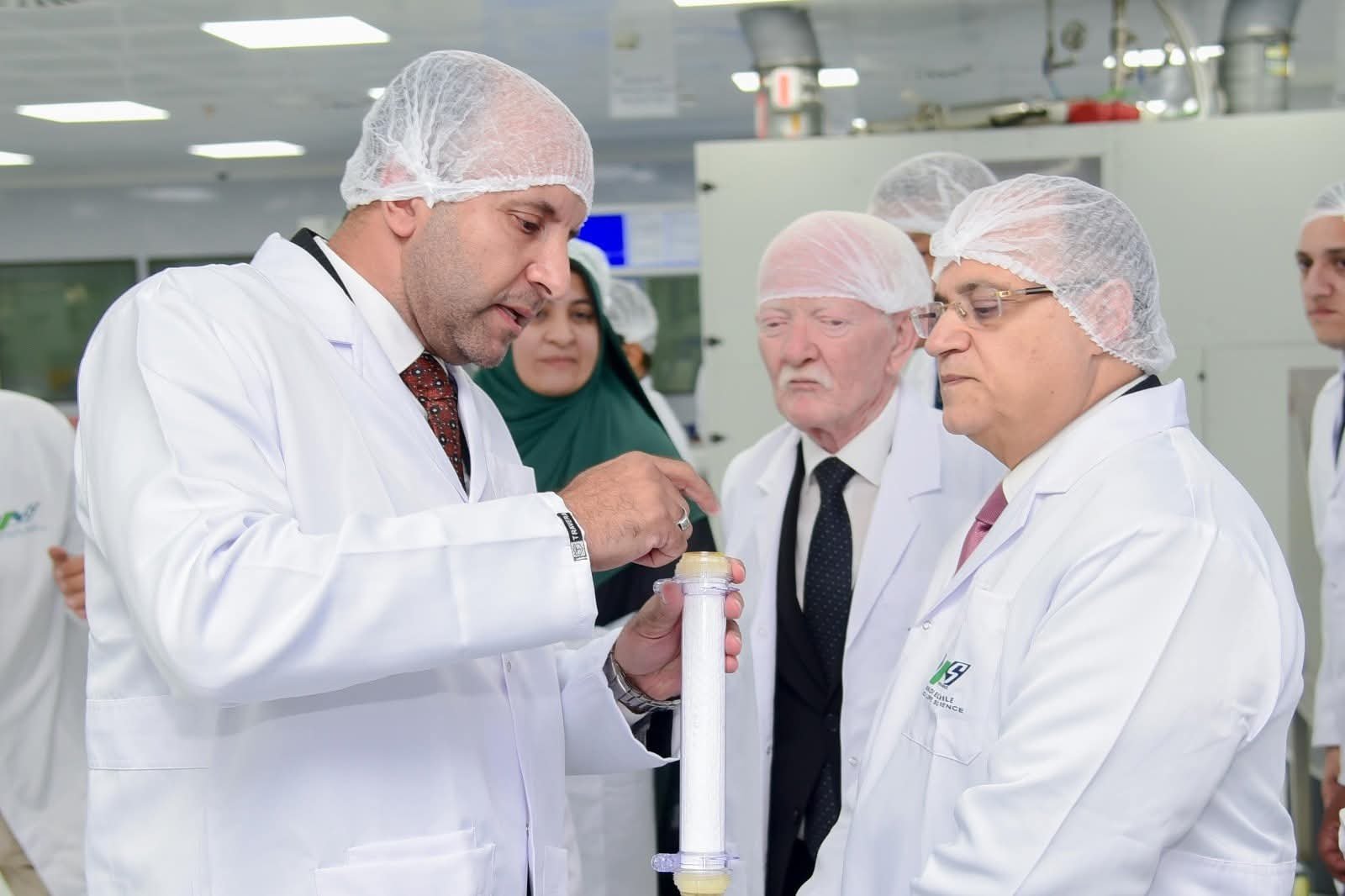 رئيس هيئة الدواء يزور مصنع وادي النيل أشيتو للصناعات الدوائية.. ويؤكد الالتزام بتعزيز صناعة المستلزمات الطبية محليًا