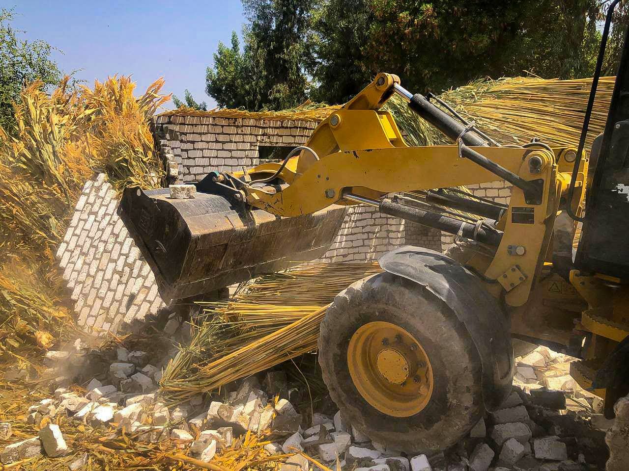 محافظ سوهاج: إزالة 1763 حالة تعدي على أملاك الدولة والأراضي الزراعية والمتغيرات المكانية