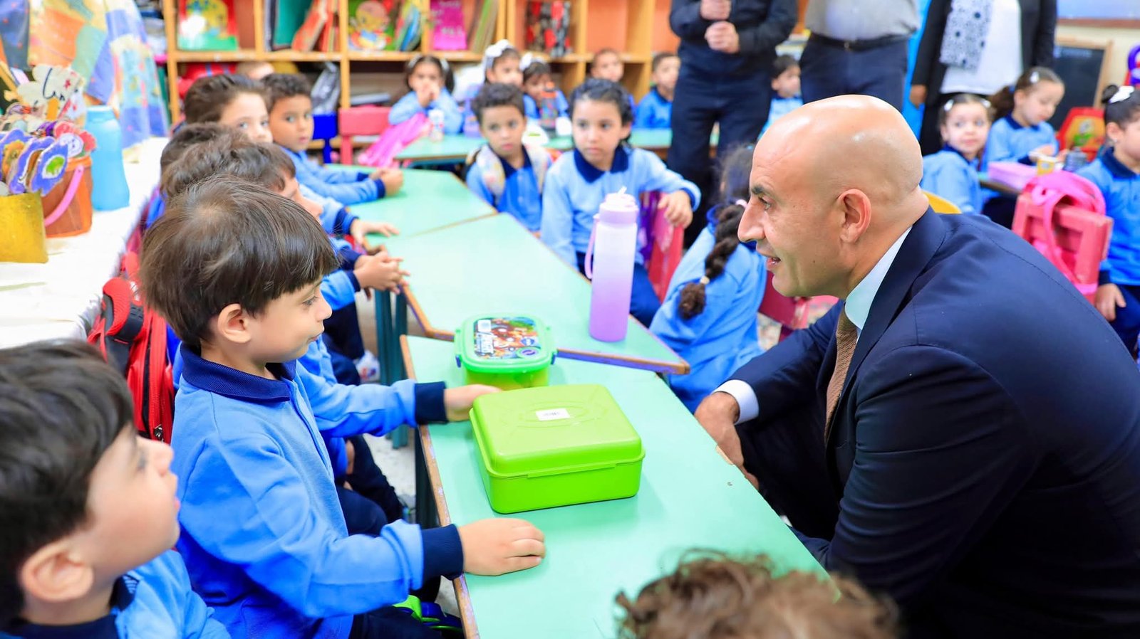 في أولى جولاته مع انطلاق العام الدراسى الجديد:وزير التربية والتعليم ومحافظ القليوبية يتابعان سير العملية التعليمية فى عدد من مدارس محافظة القليوبية