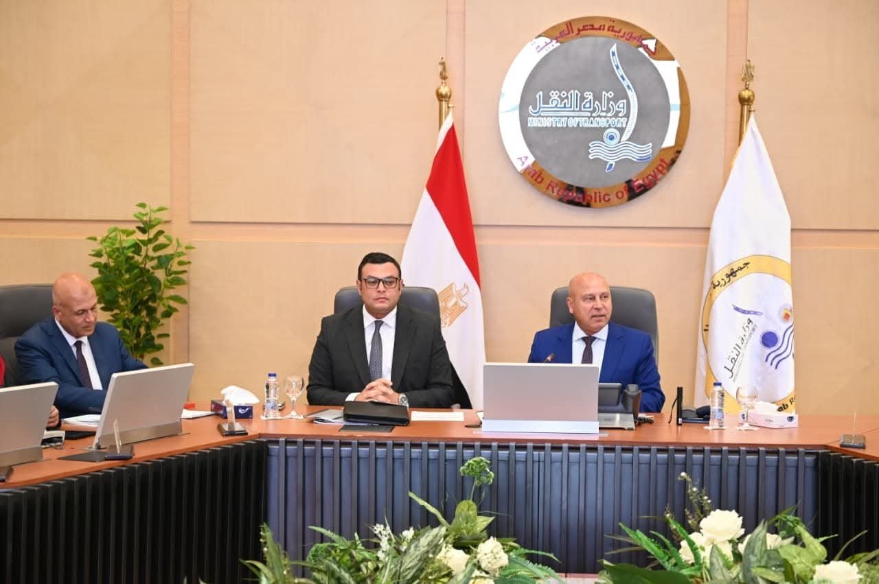 وزير الصناعة والنقل يبحث مع وزير الإسكان والمرافق والمجتمعات العمرانية موقف ترفيق المناطق الصناعية تمهيداً لطرح الأراضي أول ديسمبر المقبل