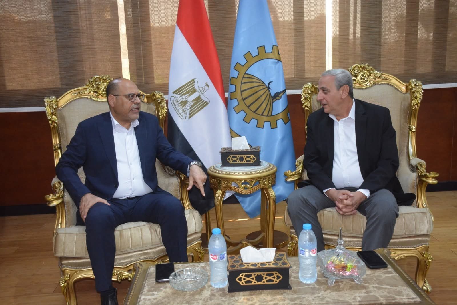 في إطار متابعة حادث حريق مصنع بالمحلة الكبرى.محافظ الغربية يستقبل وزير العمل .. وترتيبات لزيارة موقع الحادث وتقديم العزاء و”الدعم”