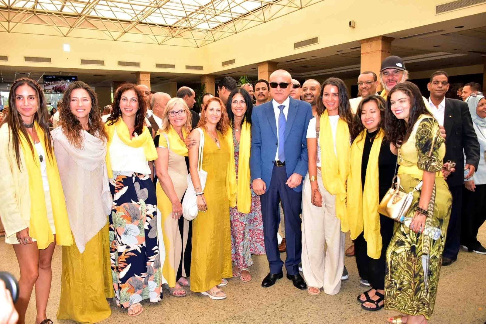 محافظ الأقصر يشهد أحتفالية يوم السياحة العالمي في معبد الكرنك بكرنفال عالمي