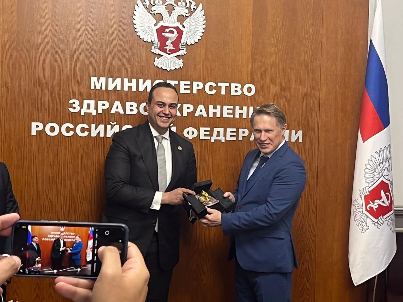 رئيس هيئة الرعاية الصحية يلتقي وزير الصحة الروسي لبحث تعزيز التعاون وتبادل الخبرات