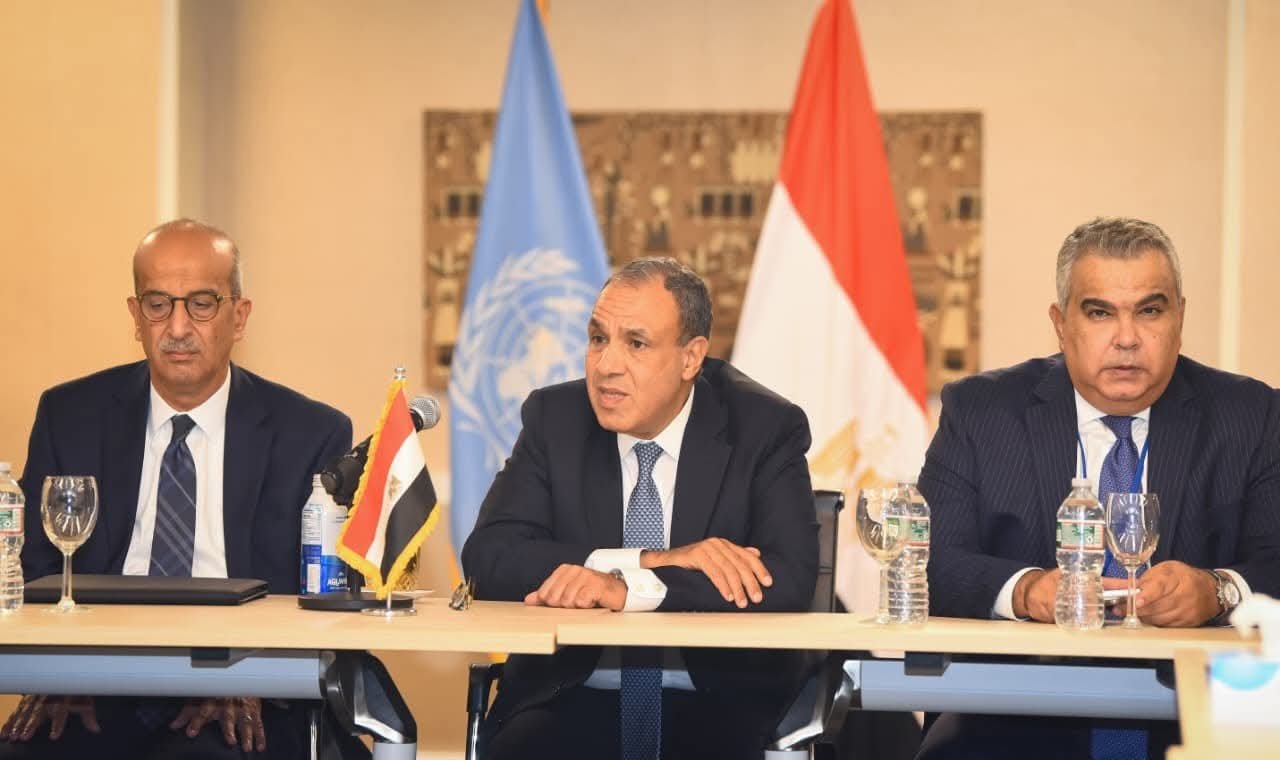 وزير الخارجية يلتقي مع المصريين العاملين في الأمم المتحدة بنيويورك