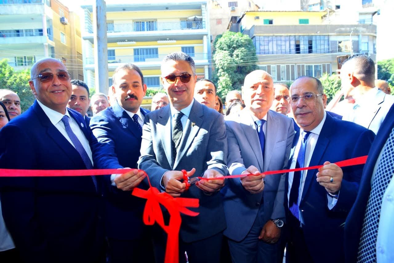 وزير التموين والتجارة الداخلية ومدير جهاز مستقبل مصر ومحافط القاهرة ورئيس جهاز تنمية المشروعات يفتتحون أول ثلاثة فروع مطوّرة للمجمعات الاستهلاكية بالعلامة التجارية الموحدة “كاري أون”