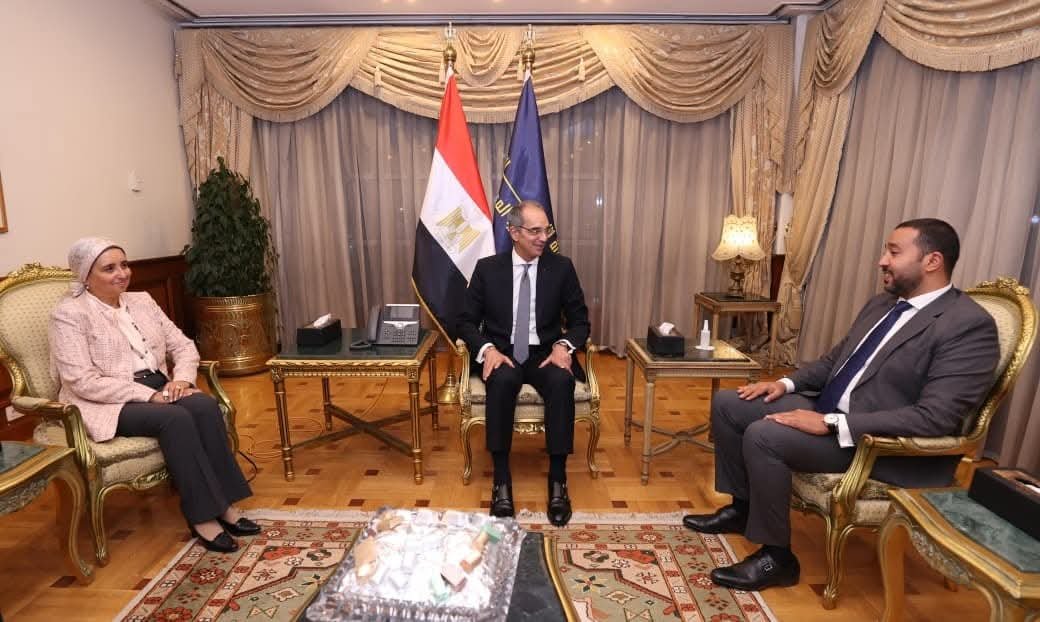 وزير الاتصالات يستقبل رئيس مجلس إدارة الشركة المصرية للاتصالات والعضو المنتدب والرئيس التنفيذي الجديد للشركة