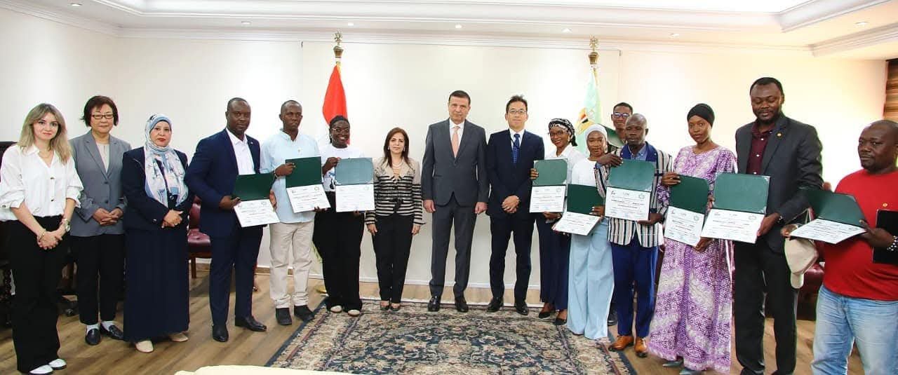 وزير الزراعة يشهد حفل تخرج 10 متدربين أفارقة حول بحوث وإرشاد الأرز.. ويؤكد: مصر ملتزمة بتعزيز الأمن الغذائي الإفريقي