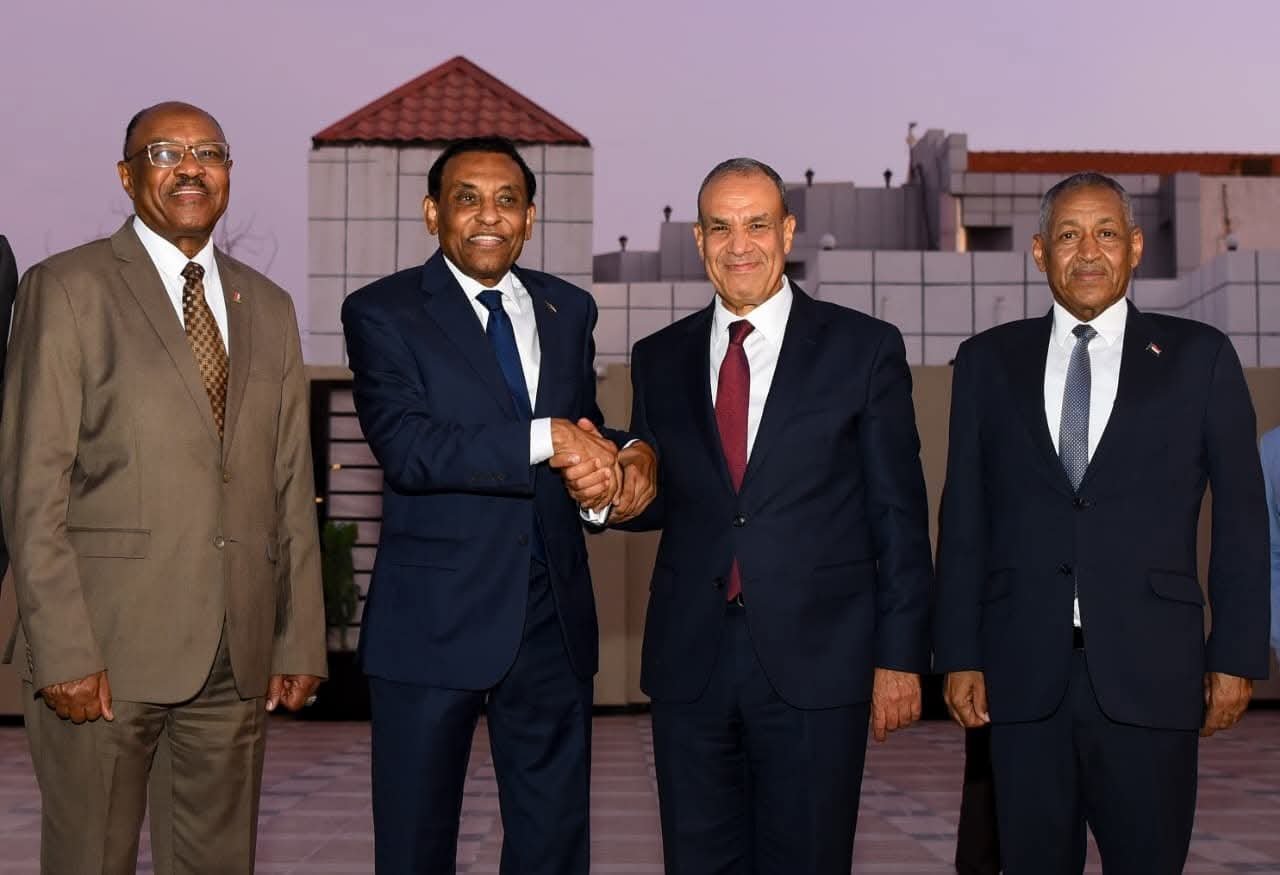 وزير الخارجية يلتقي رئيس الوزراء السوداني