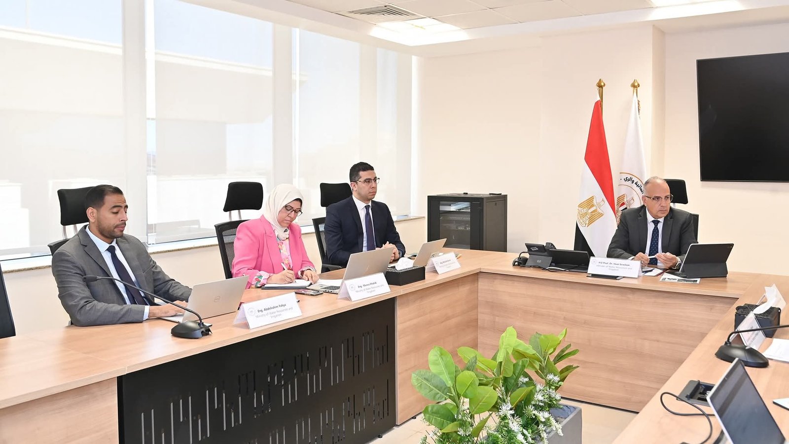 وزير الري يبحث مع سفيرة فنلندا بالقاهرة سبل تعزيز التعاون بين البلدين في مجال الموارد المائية
