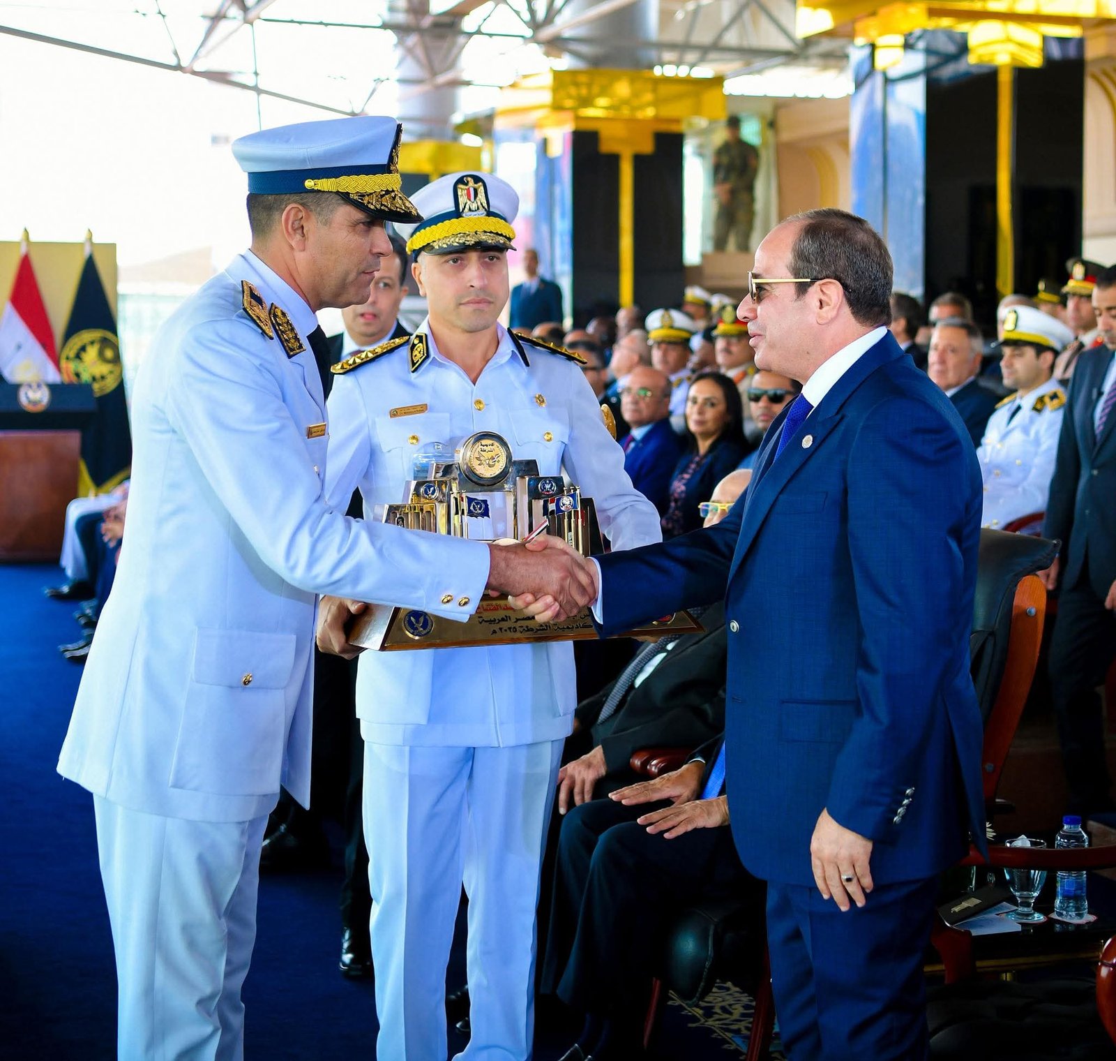 الرئيس عبد الفتاح السيسي يشهد احتفال أكاديمية الشرطة بمناسبة يوم الخريجين لعام ٢٠٢٥.