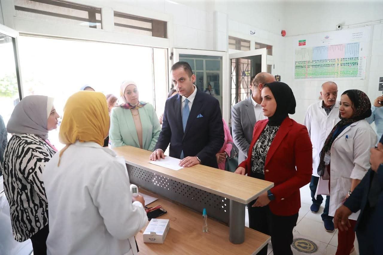 نائب وزير الصحة يتفقد منشآت صحية بالإسكندرية ويوجه بتطوير مستشفى الحميات والماتيرنيتيه وتشغيل مجمع رعايات جديد