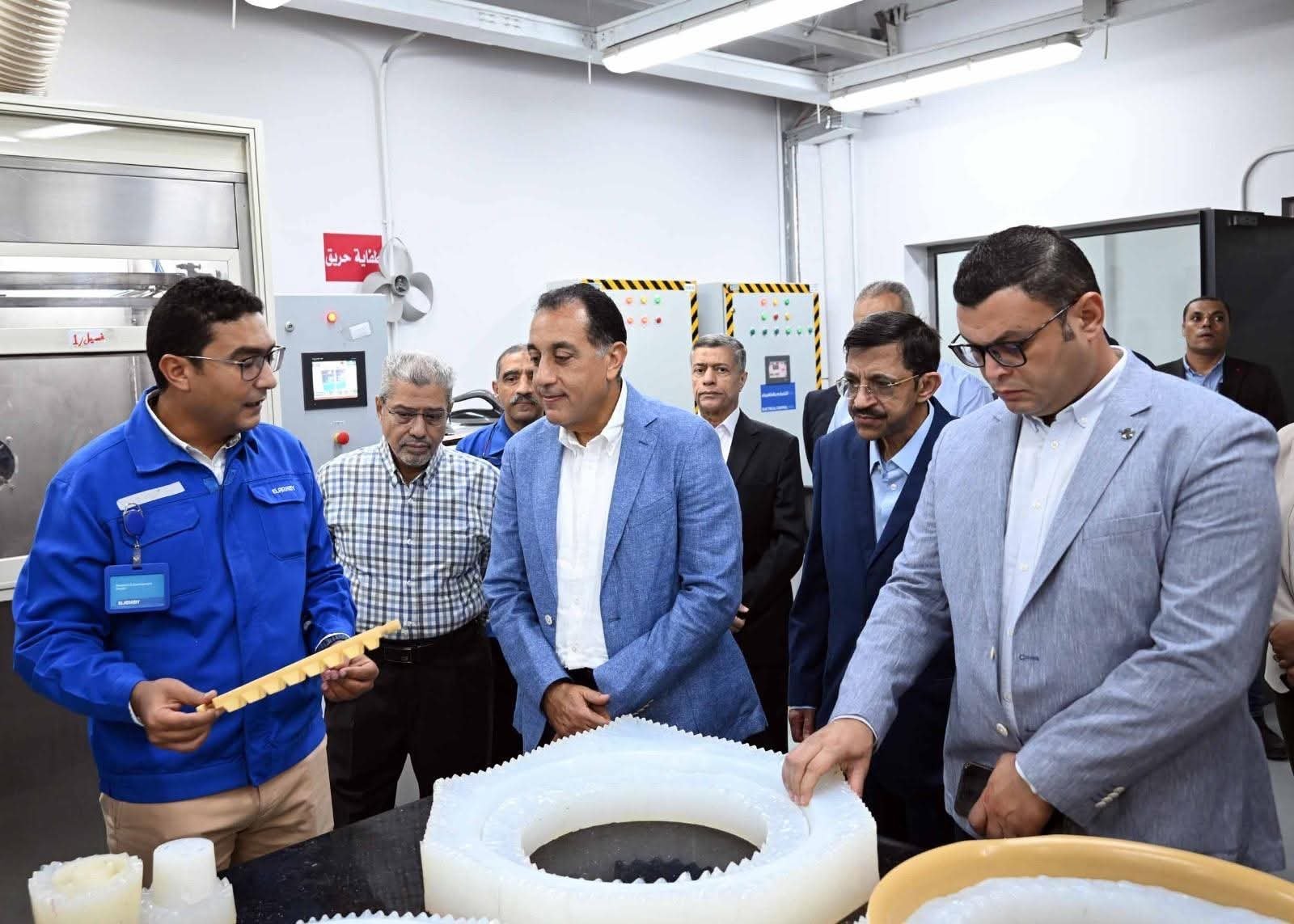 مدبولي” يشيد بما شاهده اليوم في “مجموعة العربي” من تقنيات حديثة وأدوات قياس الأداء و عناصر الجودة