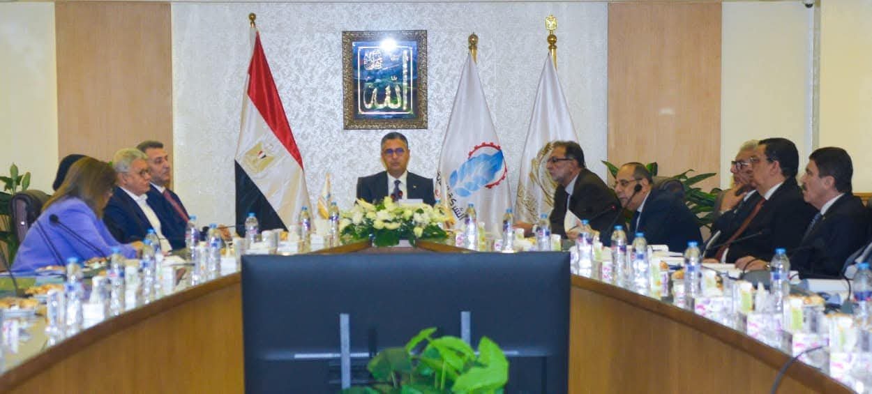 وزير التموين والتجارة الداخلية يترأس اجتماع الجمعية العامة للشركة القابضة للصناعات الغذائية