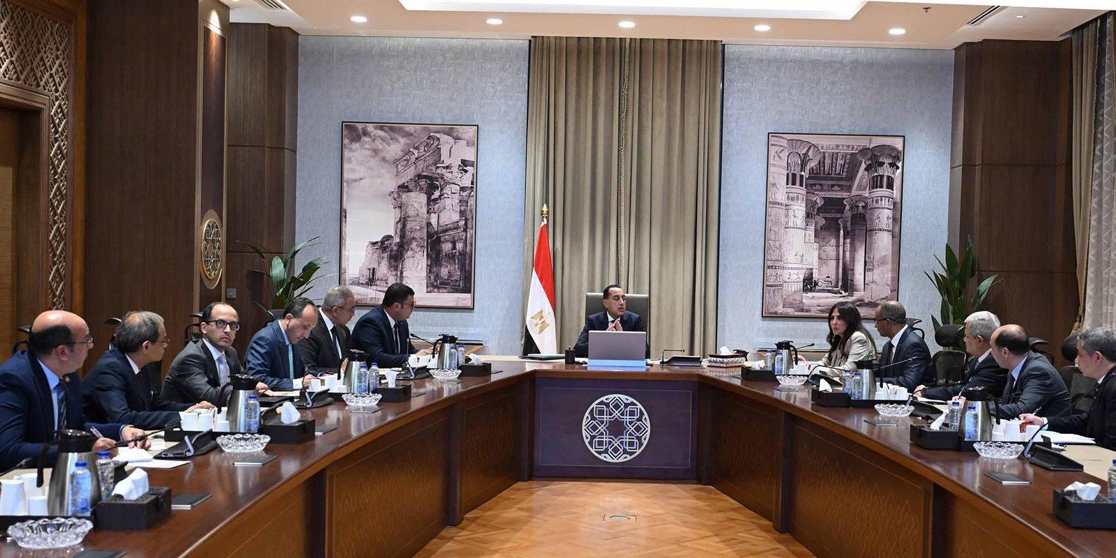 رئيس الوزراء يتابع موقف تنفيذ وتشغيل محطات تحلية المياه في شمال سيناء