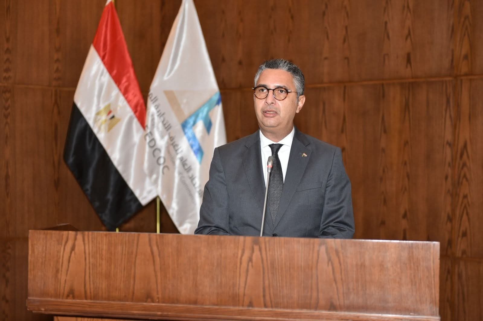 وزير التموين والتجارة يجتمع مع رئيس الاتحاد العام للغرف التجارية لبحث آليات ضبط الأسواق وتوافر السلع