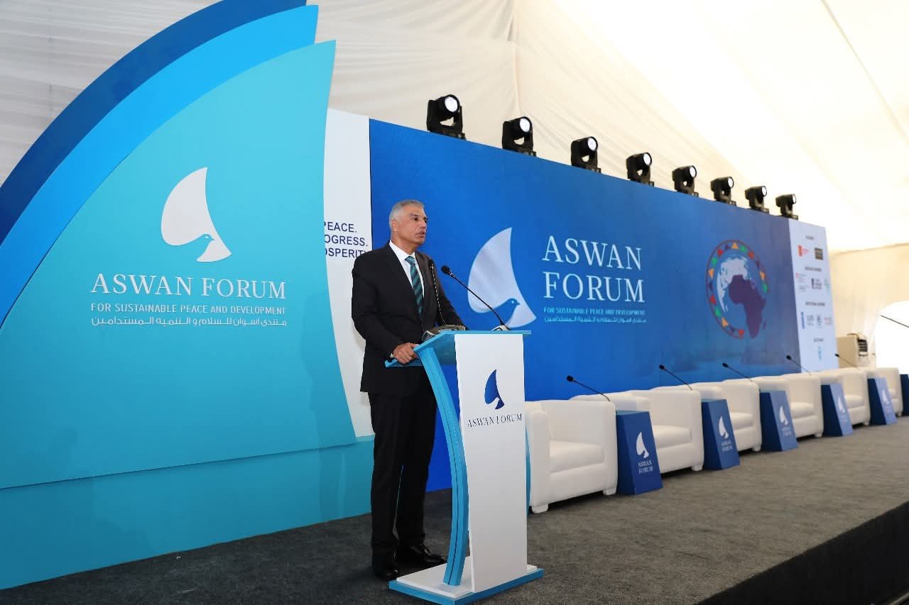 محافظ أسوان: يشارك فى فعاليات الجلسة الإفتتاحية للنسخة الخامسة من منتدى أسوان للسلام والتنمية المستدامين