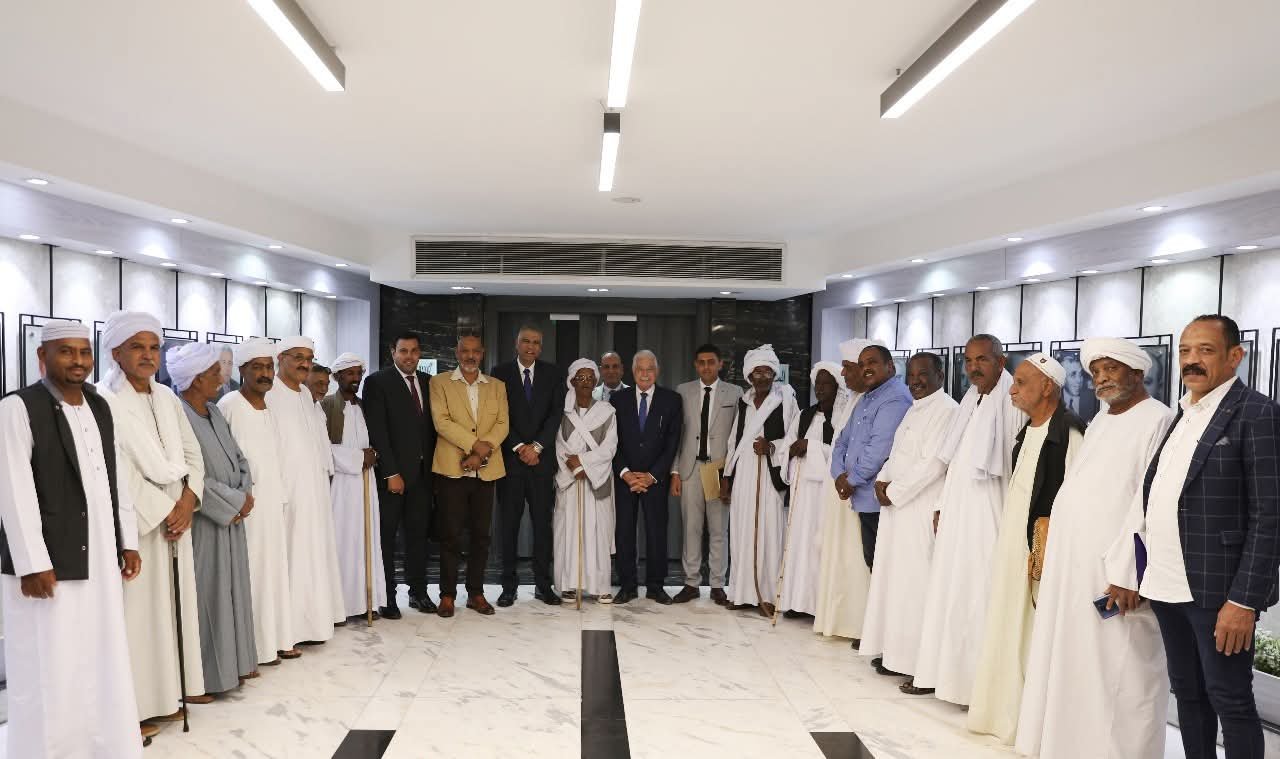 ممثلي القبائل الأسوانية يوجهون الشكر للرئيس عبد الفتاح السيسى لإهتمامه المتواصل بزهرة الجنوب