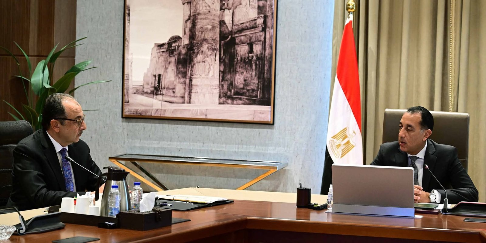 رئيس الوزراء يستعرض مع وزير قطاع الأعمال الفرص الاستثمارية المتوافرة في قطاع السياحة والتشييد